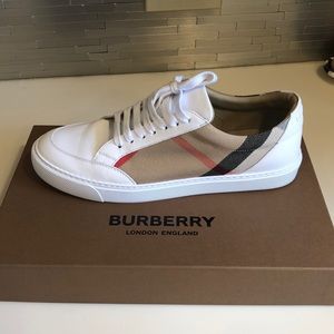 Burberry low top sneaker